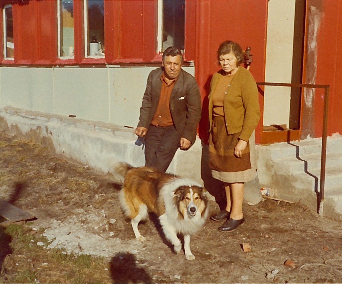 1970 Karl, Vera og Foxi ved deres hjem i Hærup ved Hobro